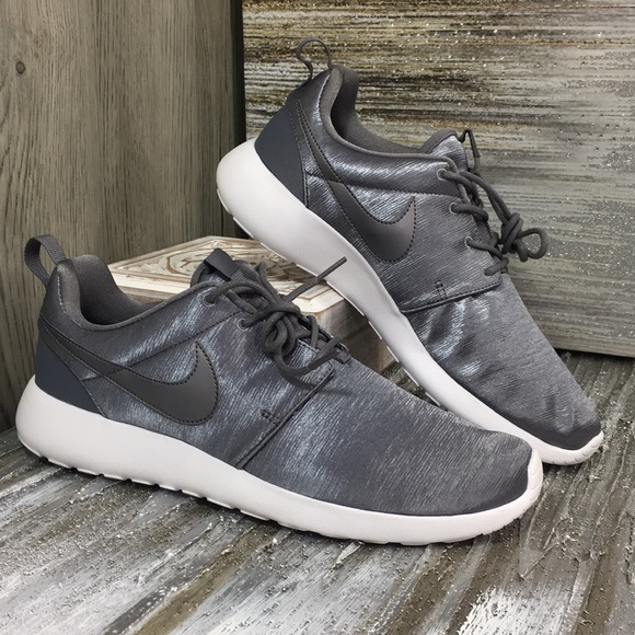 wmns nike roshe one prm